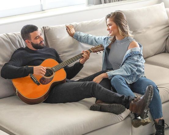 No mesmo dia, Andressa Suita se manifestou sobre o fim do casamento. Em tom de desabafo, ela disse que, assim como os f&atilde;s, estava em 'choque', e revelou que a decis&atilde;o de se separar partiu do cantor&nbsp;Ex de Gusttavo Lima tem direito a manter vida de luxo ap&oacute;s separa&ccedil;&atilde;o