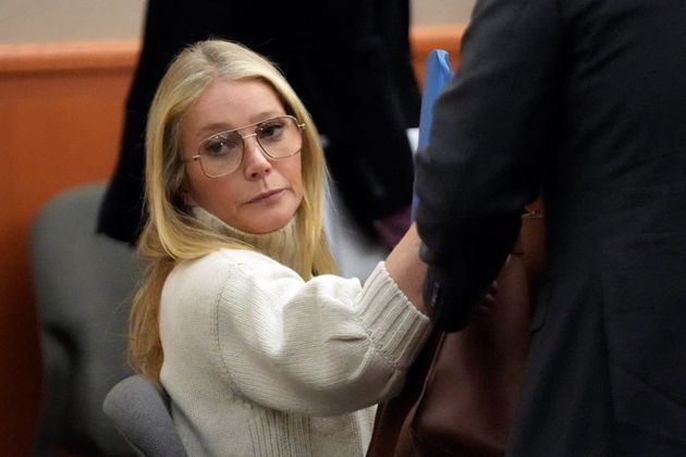 Por causa desta blusa e destes óculos, um usuário das redes sociais queria saber se o julgamento de Gwyneth Paltrow estava acontecendo nos anos 80