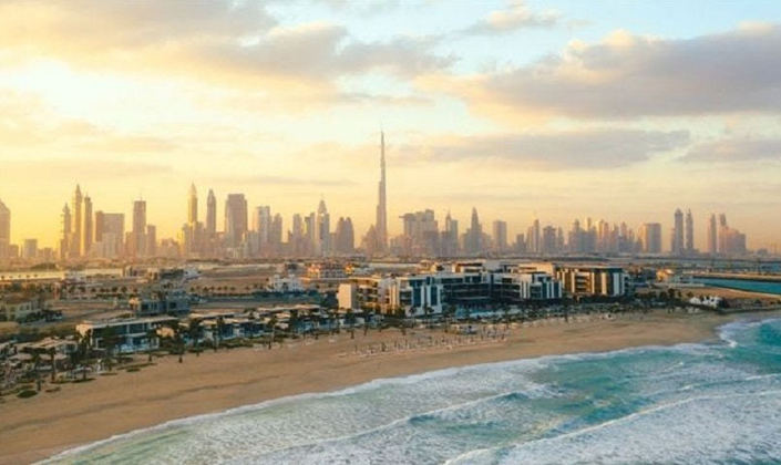 Há anos Dubai é um dos destinos mais procurados e desejados pelo mundo. Frequentemente entre as líderes de recepção de turistas, a cidade tem novas políticas de visto, facilitando o aumento do número de visitantes.