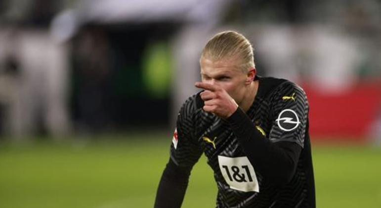 Haaland: O atacante está muito próximo de acertar com o Manchester City. Segundo o jornal ‘The Athletic’, os representantes do atleta norueguês entraram em acordo sobre os valores pessoais propostos pelo clube inglês para uma possível transferência