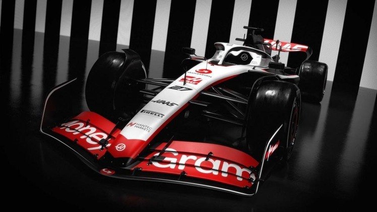 Após o acidente do piloto chinês Guanyu Zhou no GP da Inglaterra, em Silverstone, a FIA alterou o halo (Santo Antônio do carro). O equipamento se tornou mais arredondado