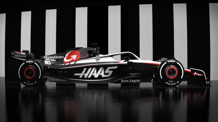 Diferentemente da última temporada, o VF-23, nome dado ao monoposto americano, é predominantemente preto, o que reflete no novo patrocínio da&nbsp;MoneyGram International Inc. A equipe, no entanto, manteve o tradicional branco e vermelho