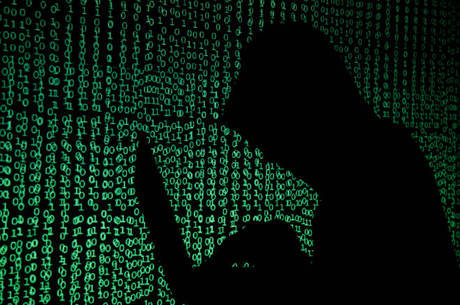 Ação de hackers leva à fake news, diz senador