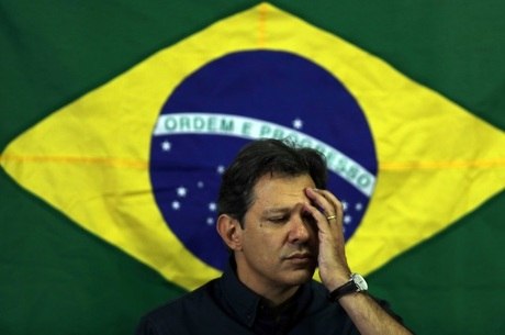 Haddad teve que retirar peça de campanha