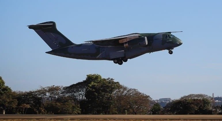 Avião KC-390 Millennium decolou para o Haiti levando mantimentos