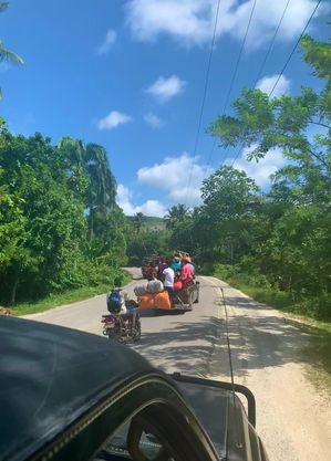 Estrada que liga Porto Príncipe ao sudoeste do Haiti