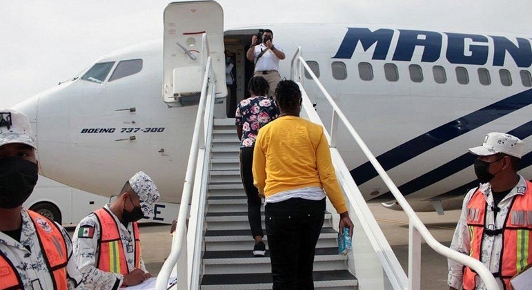 México lanza vuelos de repatriación voluntaria para migrantes haitianos – Noticias