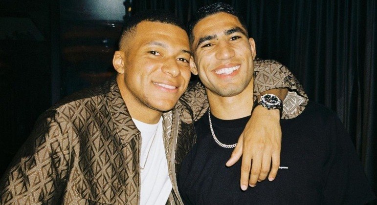 Mbappé fez uma postagem para homenagear Hakimi no aniversário e o chamou de irmão
