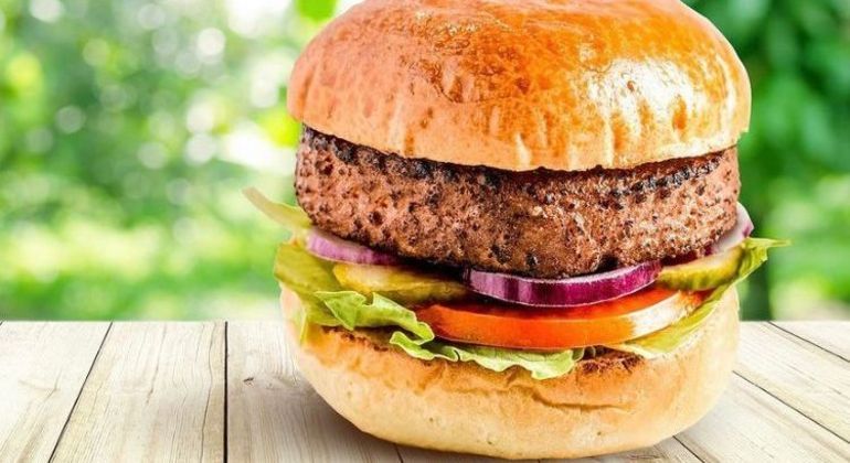 Um hambúrguer vegano da hamburgueria israelense BBB