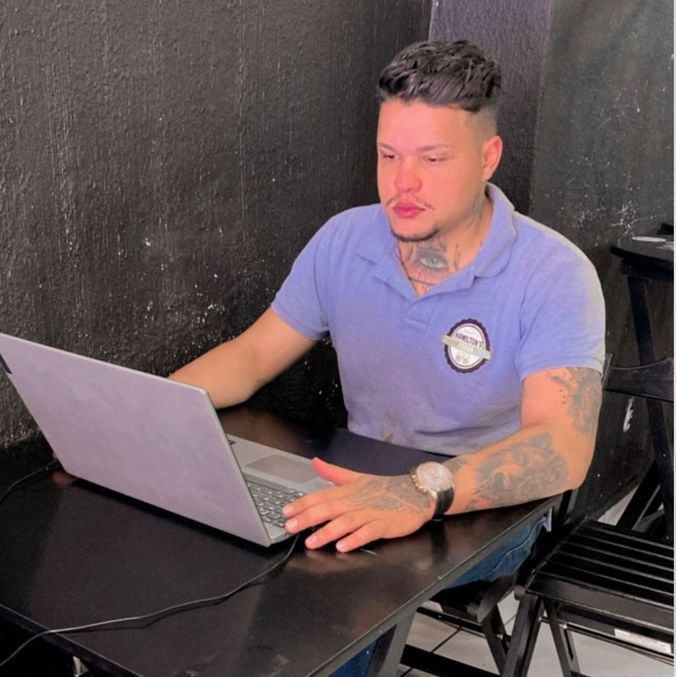 Hamilton está trabalhando em um novo projeto: podcast de empreendedorismo