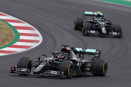 Hamilton ultrapassou Bottas na vigésima volta