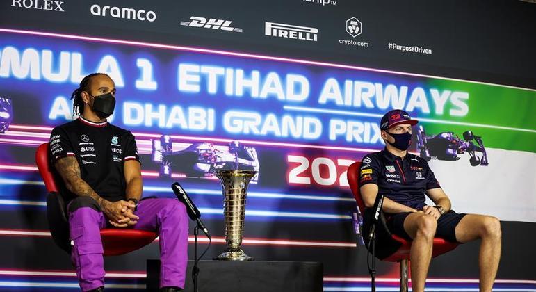 Lewis Hamilton e Max Verstappen estão empatados na liderança do campeonato