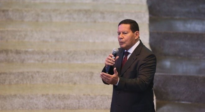 Mourão participou de evento na manhã desta segunda-feira (30)