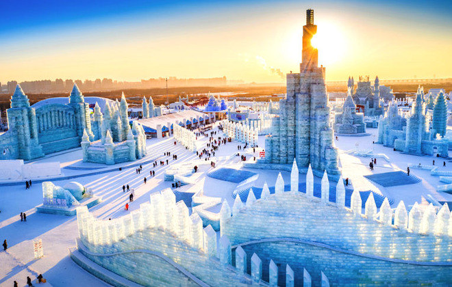 Harbin (China) - É a província mais ao norte da China. Fica a 149m de altitude, numa área de 53 mil km2, a 1.200km da capital Pequim. Mantém uma atração turística ( Parque da Ilha do Sol), onde esculturas de gelo ficam expostas durante o ano inteiro. Tem 10 milhões de habitantes. 