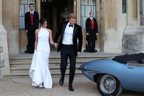 Harry e Meghan estão devolvendo presentes fora do protocolo real 