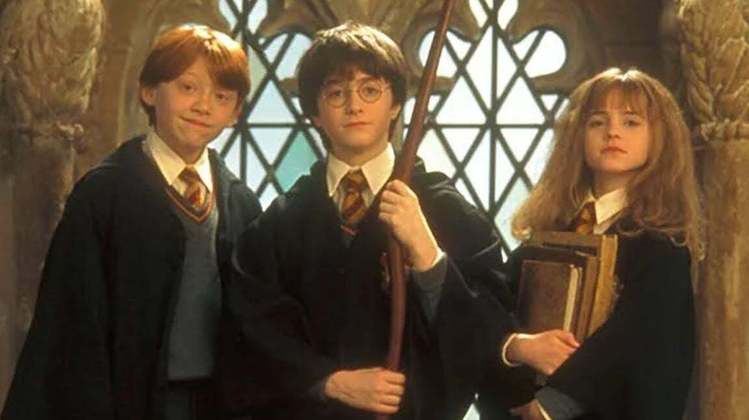 Harry Potter é uma das sagas bem mais sucedidas em vendas de livros e bilheterias de cinemas.