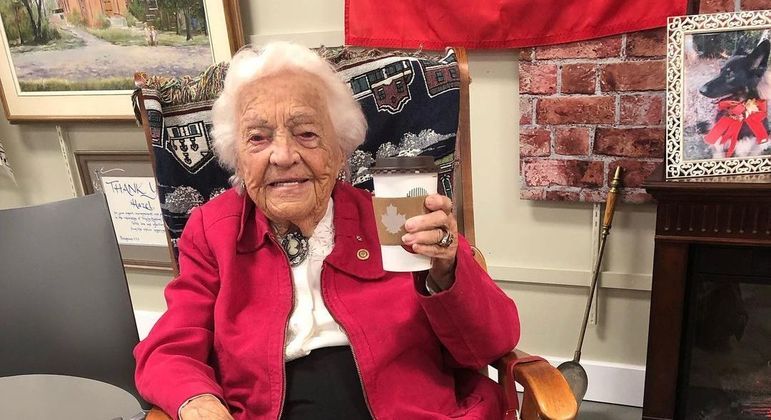 Hazel McCallion, aos 101 anos, deseja continuar em seus ofícios