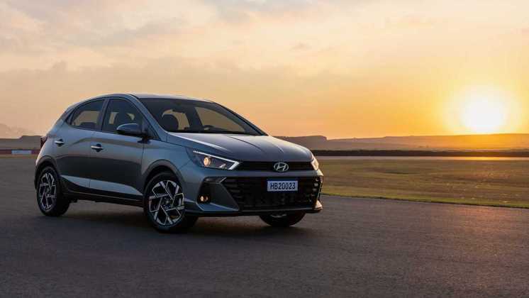 Modelo traz alerta de ponto cego e alerta de tráfego cruzado