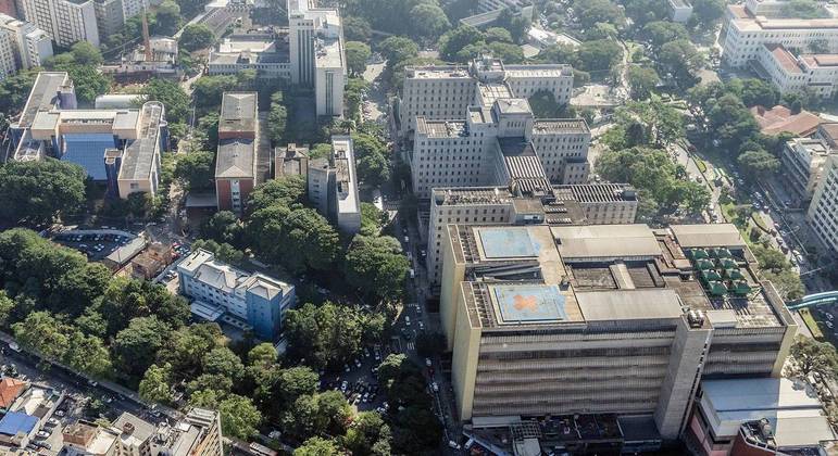 Hospital das Clínicas da Faculdade de Medicina da USP tem dentistas desde a inauguração