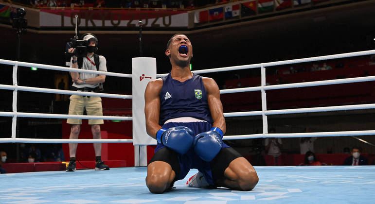 Hebert Conceição derrota russo e chega na final olímpica do boxe