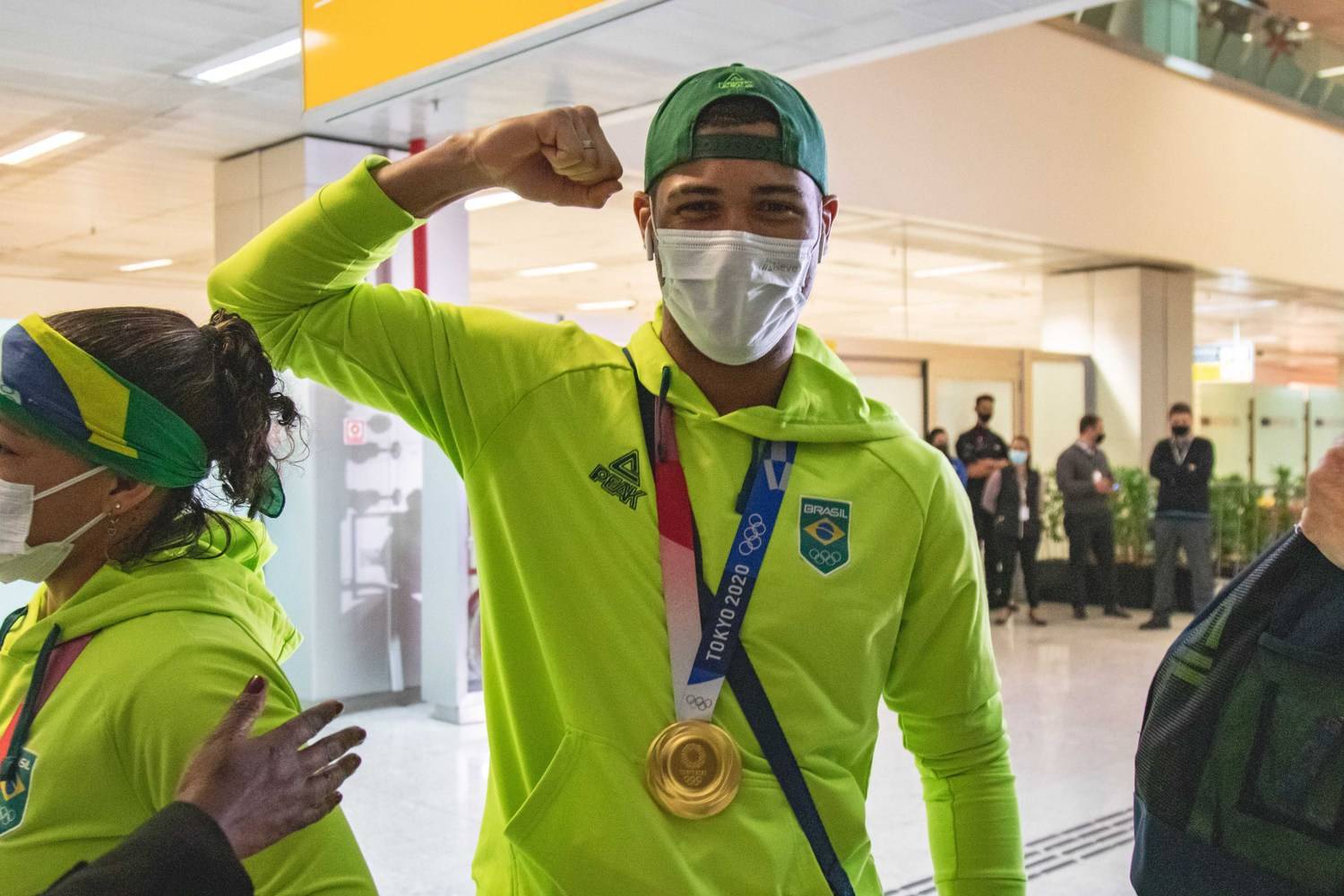 O boxeador Hebert Conceição , medalha de ouro na categoria até 75kg do Boxe Masculino, desembarcou na madrugada desta quarta (11) no Aeroporto Internacional de Guarulhos