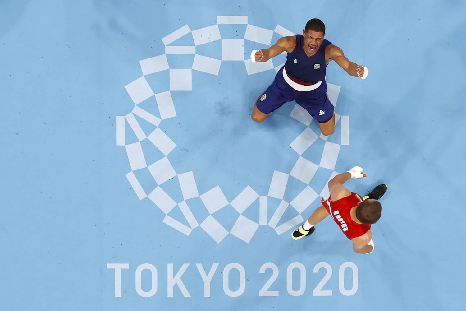 Hebert nocauteia campeão mundial e conquista o ouro nos Jogos Tóquio 2020