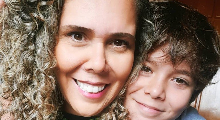 Helen Henrique e o filho