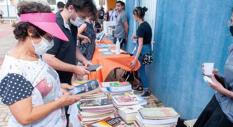 Sebo ganhou espaço em um centro cultural da cidade e já vendeu mais de mil livros