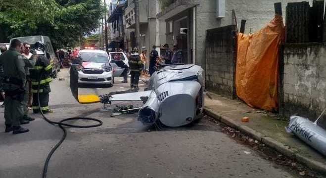 HelicÃ³ptero caiu em Ubatuba, litoral norte de SÃ£o Paulo