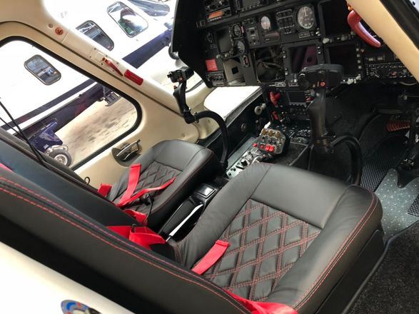 Detalhe da cabine espa&ccedil;osa do helic&oacute;ptero&nbsp;Veja tamb&eacute;m:&nbsp;Eduardo Costa faz v&iacute;deo defendendo Gusttavo Lima e porte de arma