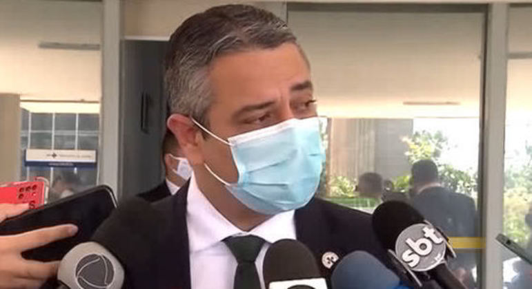 Helio Angotti Neto em entrevista no Ministério da Saúde