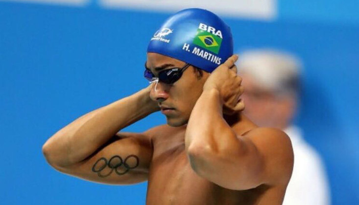 O peão tem 31 anos e é natural de Campinas, no interior de São Paulo. Ele foi atleta profissional de natação por 15 anos e chegou a representar o Brasil em campeonatos mundiais e nas Olimpíadas do Rio de Janeiro em 2016, quando foi finalista nas categorias 100 metros borboleta e revezamento 4 por 100