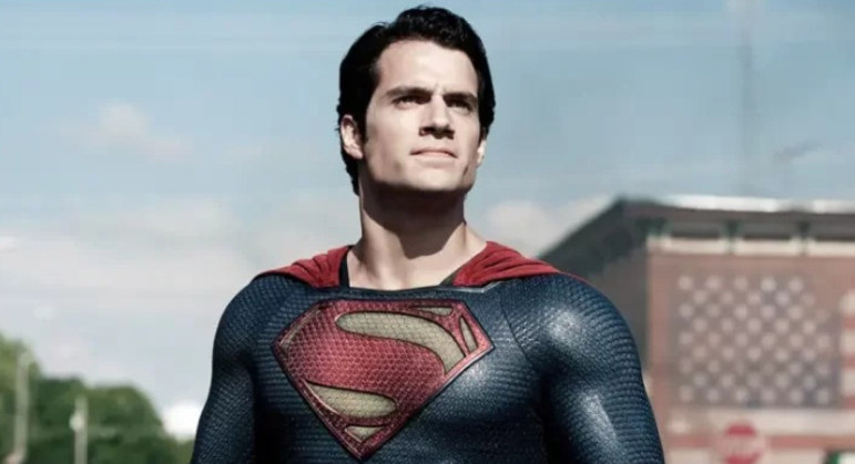 Henry Cavill é o Superman em "Homem de Aço"