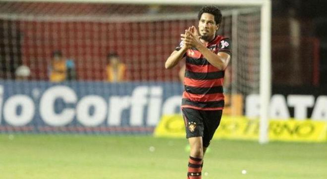 Hernane Brocador, que ficou conhecido com a camisa do Flamengo, foi o quinto maior goleador do ano. O camisa 9 do Sport fez 23 gols pelo Leão da Ilha, sendo 15 deles na campanha do acesso