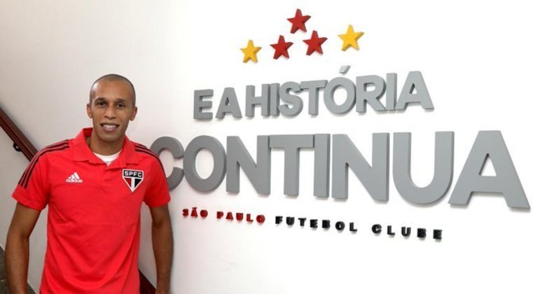 Miranda voltou para o São Paulo quando tinha a opção do Flamengo
