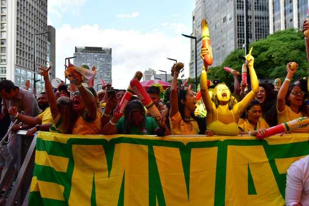 Muita festa com a atuação brasileira no primeiro jogo da Copa