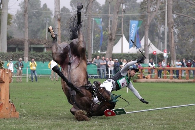 Ruy caiu juntamente com o cavalo em prova disputada no Pan