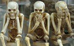 Segundo esse e outros livros, era comum até membros da realeza europeia devorarem cadáveres. Geralmente em remédios com ossos, gordura, pele e sangue humanos