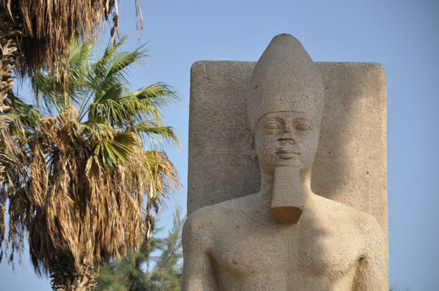 Historicamente, Tutancâmon não teve a relevância de faraós que reinaram por décadas, com superpoder, como Ramsés II. 