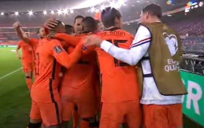 Holanda - A Laranja Mecânica sempre monta bons times e joga praticamente todas as Copas. Em 2022, não será diferente. Agora ela vai desencantar? A vaga foi conquistada após despachar a Noruega por 2 a 0 na rodada derradeira. 