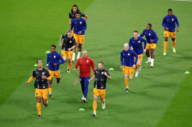 Os jogadores da seleção holandesa durante o pré-jogo