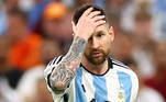 Messi lamenta chance perdida no primeiro tempo da partida diante dos holandeses