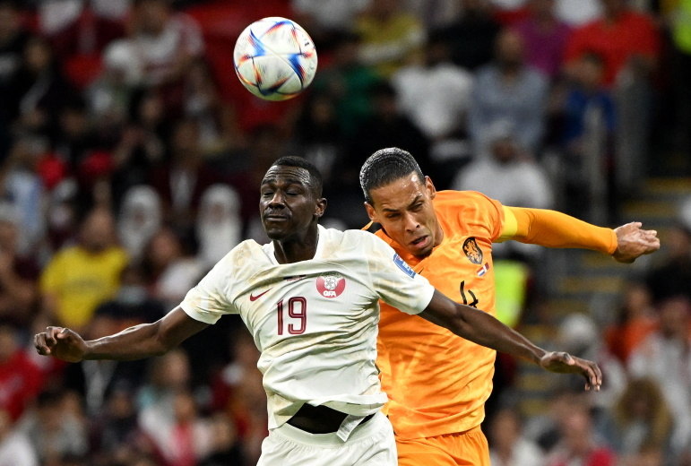 Em ritmo de treino, Holanda vence Catar e avança às oitavas de