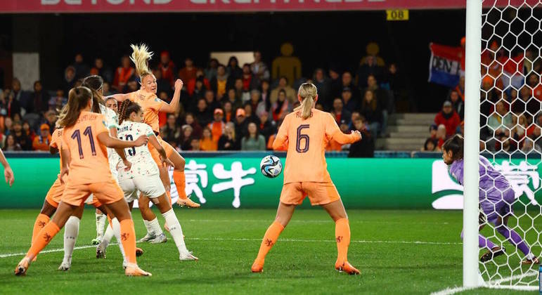 No segundo tempo, as duas seleções passaram em branco e o gol de cabeça de Van Der Gragt garantiu o vitória da Holanda no Mundial