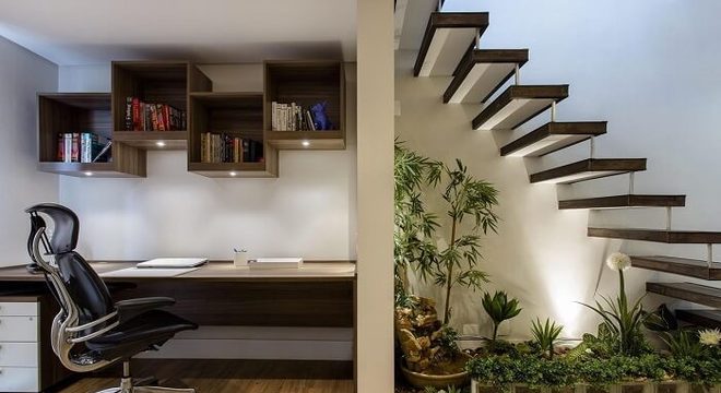 Home office com cadeira presidente