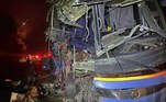 A colisão entre um ônibus e um caminhão, no km 44 da BR-020, altura de Formosa (GO), em setembro deste ano, deixou dois mortos e cerca de 23 feridos. O veículo seguia no sentido Brasília para a Bahia e, segundo o motorista, o condutor do caminhão  tentou uma ultrapassagem e não conseguiu. 