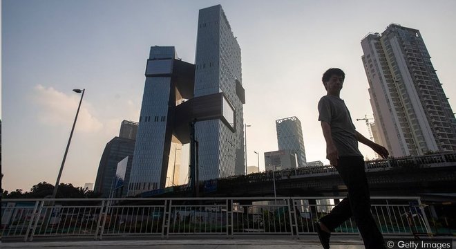 O PIB tem sido o indicador de sucesso nacional, mas os defensores do decrescimento pressionam por indicadores alternativos, como qualidade de vida (Crédito: Getty Images) 