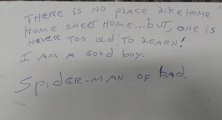 Suspeito deixou uma carta em inglês se identificando como o "Homem-Aranha do mal"