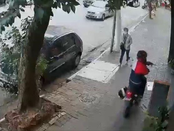 Um homem de 67 anos levou um tiro de raspão na cabeça em um roubo na avenida Pedroso de Morais, em Pinheiros, na zona oeste de São Paulo, na tarde de quarta-feira (19). Ele foi levado ao Hospital das Clínicas e já teve alta