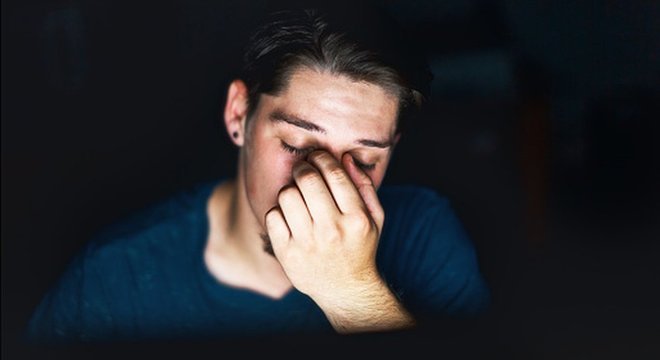 Uma tela no modo escuro tende a cansar menos os olhos do usuário Menos energia